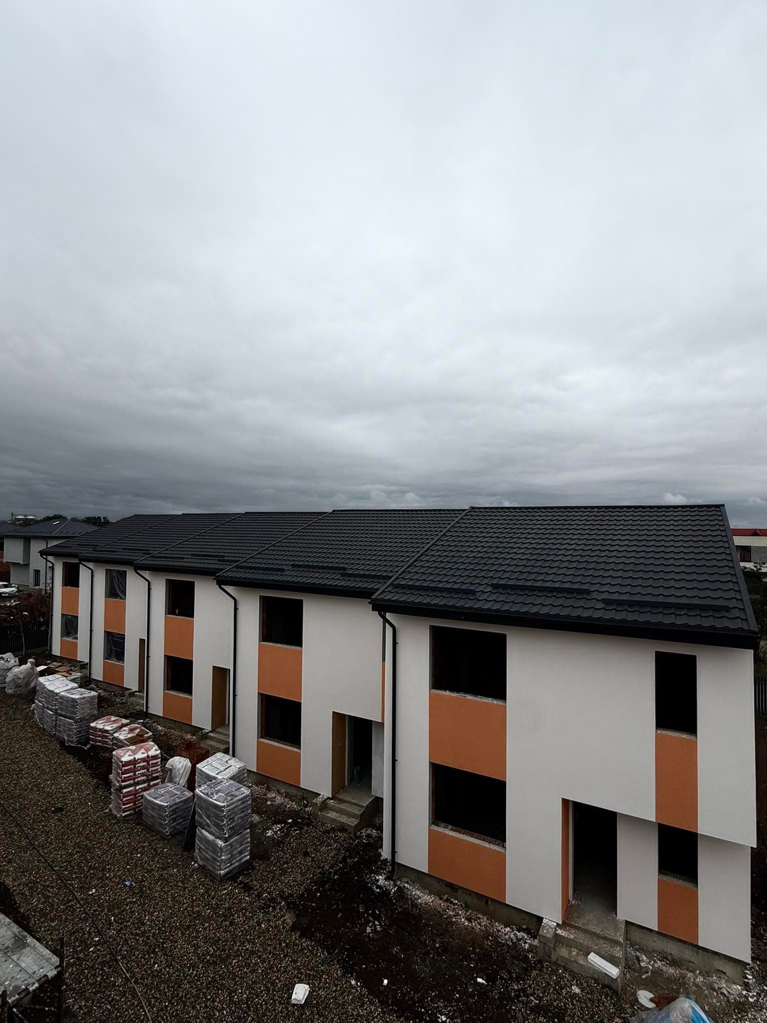 Casă înșiruită 3 camere — Iernii 45 4